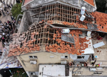 Trump signals swift Iran exit, links ceasefire to Hormuz; NATO rift widens as war enters fifth week