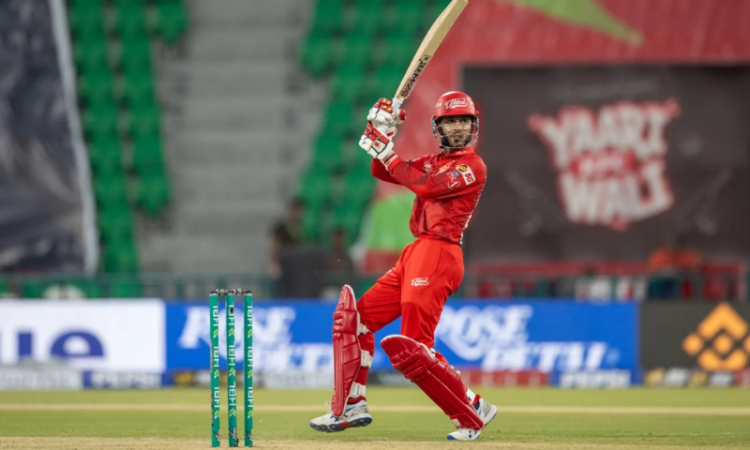 Islamabad United register first win with dominant chase against Quetta Gladiators