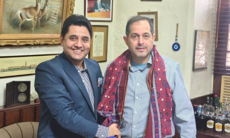 Minority focal person meets Isphanyar Bhandara to discuss community welfare