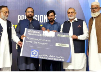 Al-Khidmat distributes interest-free loans to promote small businesses in Gujrat