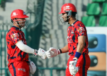 Karachi Kings thrash Quetta Gladiators, seal playoff spot in PSL 11