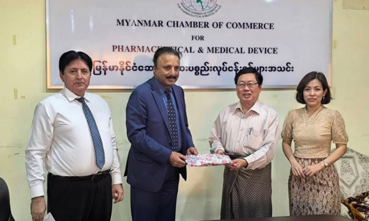 Pak Envoy meets chairman of Myanmar chamber of commerce