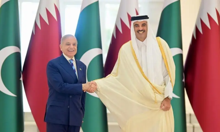 PM Shehbaz meets Qatari Emir, calls for de-escalation amid regional tensions