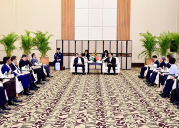 President Zardari seeks deeper trade and investment links with Hainan leadership