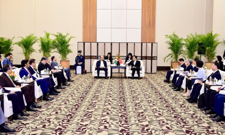 President Zardari seeks deeper trade and investment links with Hainan leadership