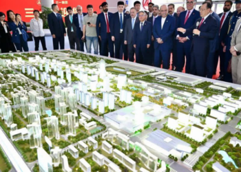 President Zardari visits SANY Heavy Industry in Changsha