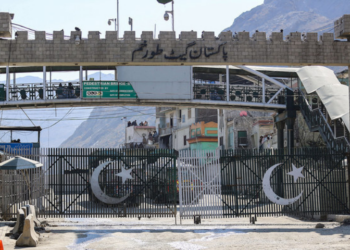 Repatriation of Afghan nationals resumes at Torkham border after month-long closure