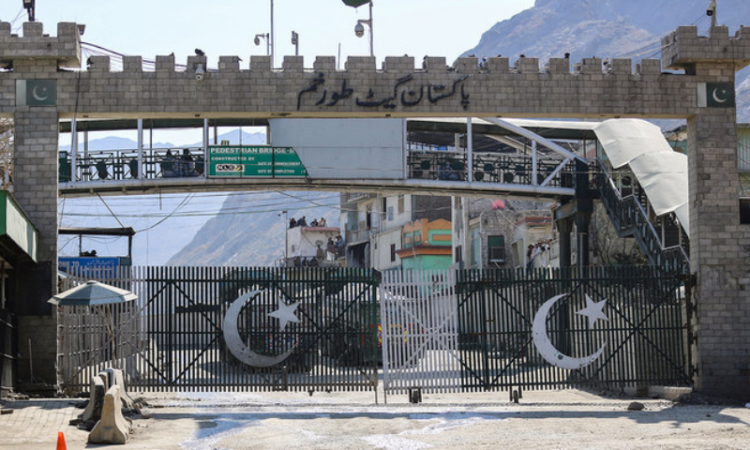 Repatriation of Afghan nationals resumes at Torkham border after month-long closure