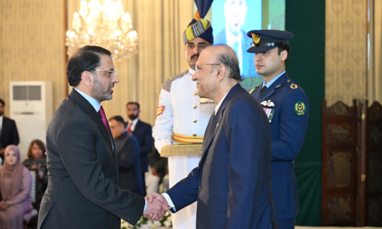 President confers Tamgha-e-Imtiaz on Naveed Anwar Chaudhry