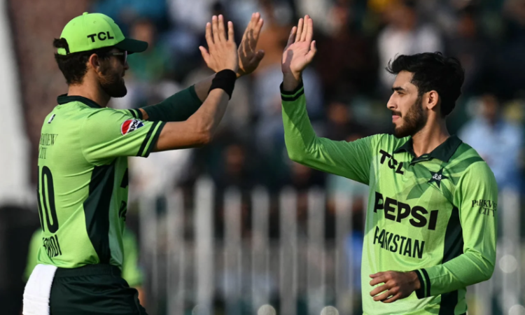 Debutant Arafat Minhas claims five-wicket haul as Pakistan bowl out Australia for 200