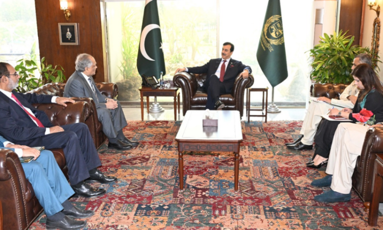 Gilani stresses transparency, institutional coordination in meeting with information commission