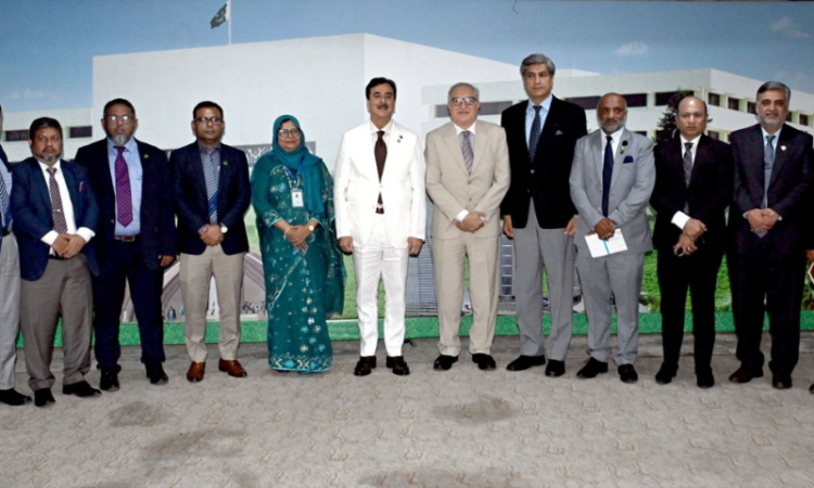 Gilani calls for stronger Pakistan–Bangladesh parliamentary and institutional cooperation