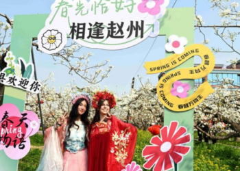 In China, foreign travelers are exploring small-city experiences