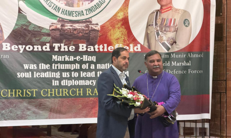 Isphanyar Bhandara attend event to mark anniversary of Marka-e-Haq