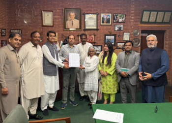 Minority rights delegation meets Isphanyar Bhandara, seeks support for proposed caste-based bill