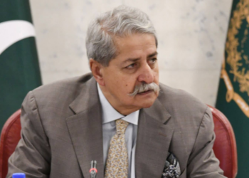 Naveed Qamar flags structural fiscal concerns, calls for broadening tax base ahead of Budget FY2026–27