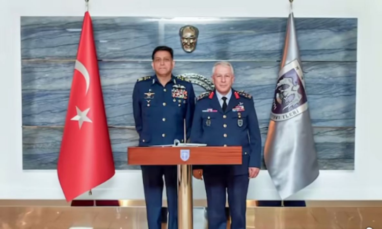Air Chief holds high-level defence, technology talks during Türkiye visit