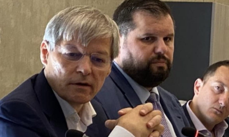 Romanian former prime minister Dacian Cioloș emerges as strong contender for La Francophonie leadership