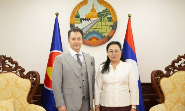 Pak ambassador to Vietnam meets ambassador of Lao