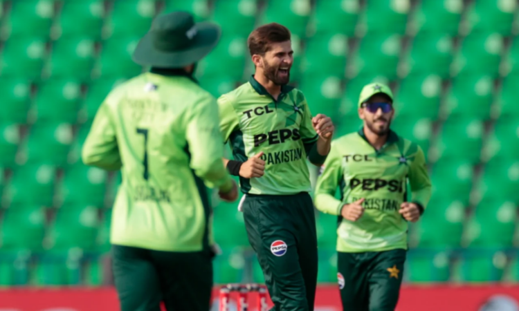 Australia set 232-run target for Pakistan in second ODI at Gaddafi Stadium