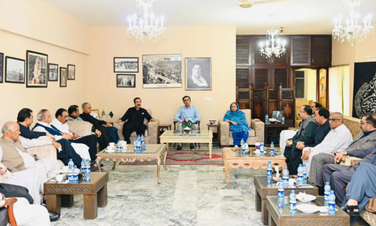 Bilawal to meet PM Shehbaz as AJK tensions escalate over refugee seats dispute