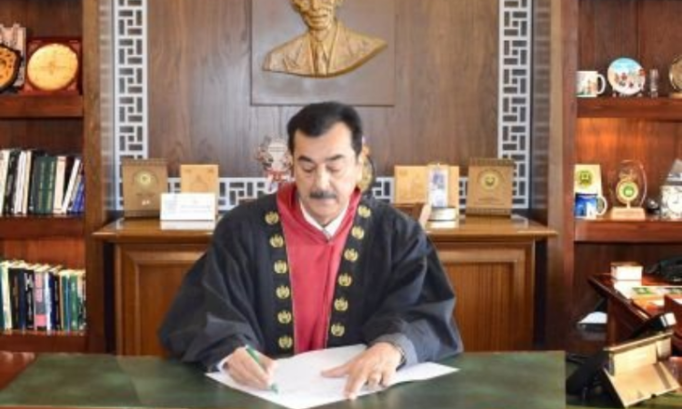 Gilani strongly condemns the attack on Rangers office in Karachi