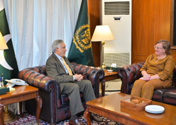 Ishaq Dar bids farewell to Italian Ambassador, reaffirms commitment to stronger Pakistan–Italy ties