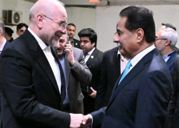 Iranian Speaker invites Pakistani counterpart to memorial ceremony in Tehran