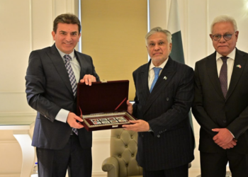 Ishaq Dar meets OYAK CEO to discuss investment, industrial cooperation