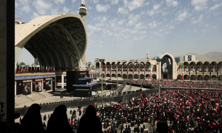 Huge crowds gather in Tehran as funeral ceremonies for Khamenei begin