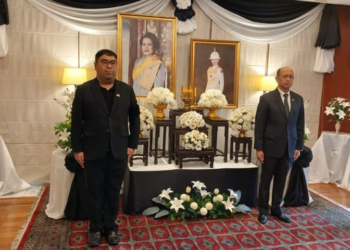 Malaysian envoy signs condolence book at Thai embassy in Islamabad