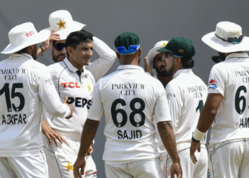 Abbas claims five wickets as Pakistan set 211-run target in first Test