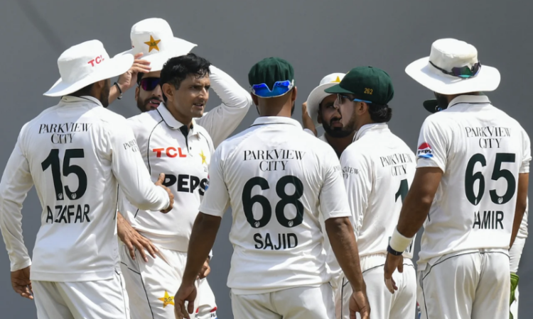 Abbas claims five wickets as Pakistan set 211-run target in first Test