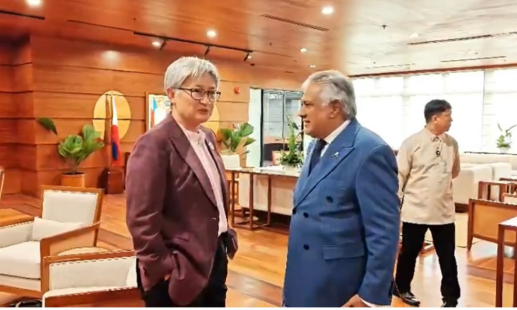 Dar, Australian FM discuss bilateral ties, regional security at ASEAN Forum