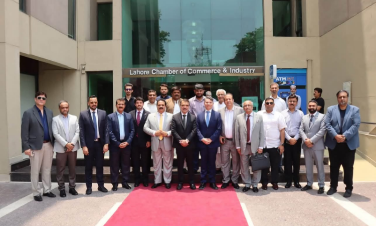 Portugal Ambassador to Pakistan visits LCCI office