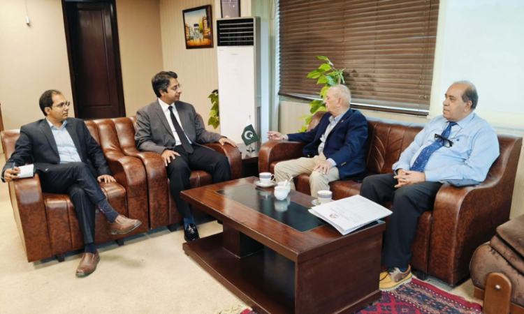 PM's commerce coordinator discusses poultry sector growth with industry leaders