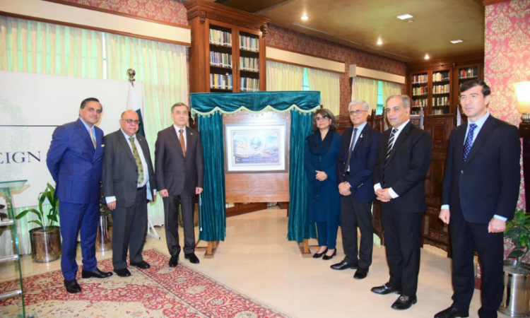 Pakistan unveils commemorative postage stamp marking SCO’s 25th anniversary