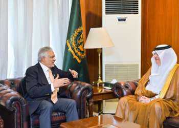 Saudi envoy calls on Dar, discusses regional situation after Islamabad MoU