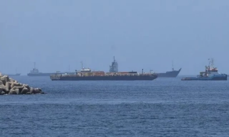 Iran warns of regional retaliation as Trump threatens strikes over Hormuz attacks