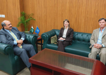 Australian diplomats discuss academic cooperation with QAU vice chancellor