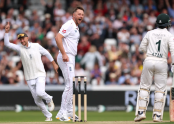 Azan Awais joins unwanted Pakistan record with first-ball dismissal at Headingley