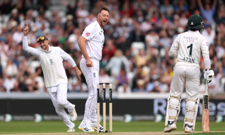 Azan Awais joins unwanted Pakistan record with first-ball dismissal at Headingley