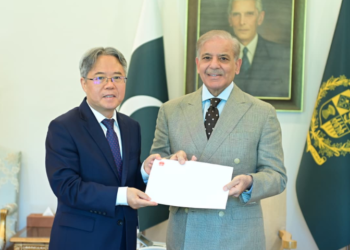 Chinese ambassador calls on PM Shehbaz, conveys President Xi's message