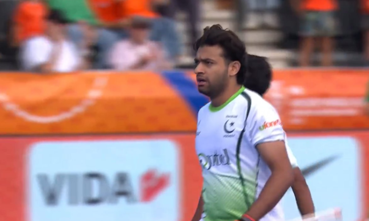 Pakistan end 16-year World Cup win drought with thrilling victory over Japan