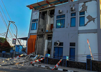 At least 38 killed as powerful earthquake strikes Indonesia’s Flores Island