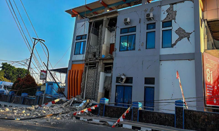 At least 38 killed as powerful earthquake strikes Indonesia’s Flores Island