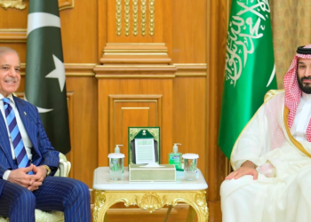 Pakistan, Saudi Arabia strengthen strategic partnership as PM Shehbaz meets Crown Prince in Makkah