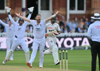England beat Pakistan by 194 runs to take unassailable 2-0 Test series lead