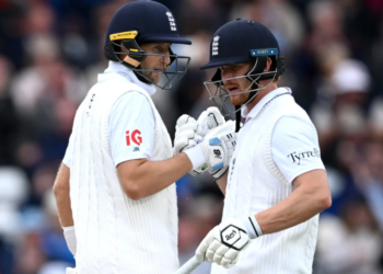 Cox, Root fifties put England in control before Pakistan strike twice at Headingley