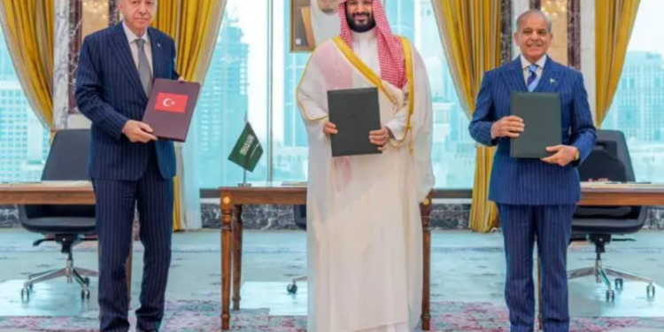Pakistan, Saudi Arabia and Türkiye sign landmark Makkah Joint Defence Agreement
